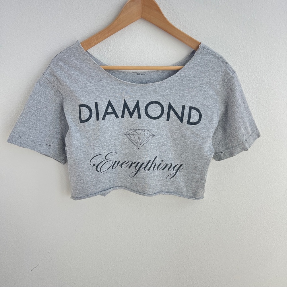 Gray Diamond Graphic Crop Top
